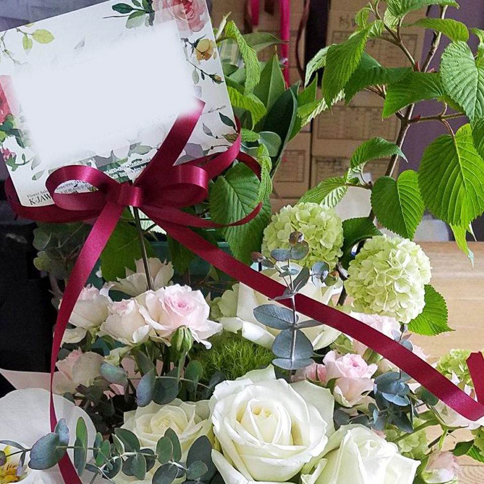 バラとユウカリのアレンジ