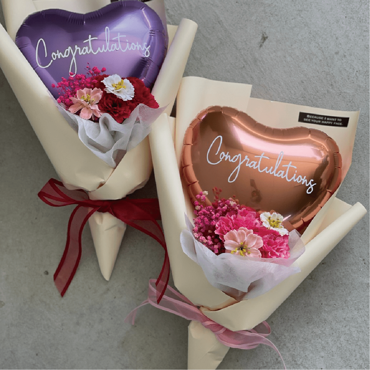 カーネーションハートブーケ〈サイズ：L〉