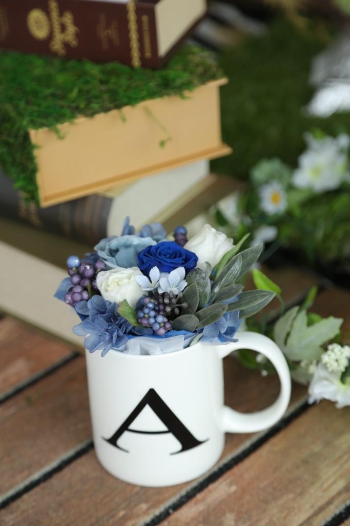 イニシャルマグカップフワラー（ブルー）